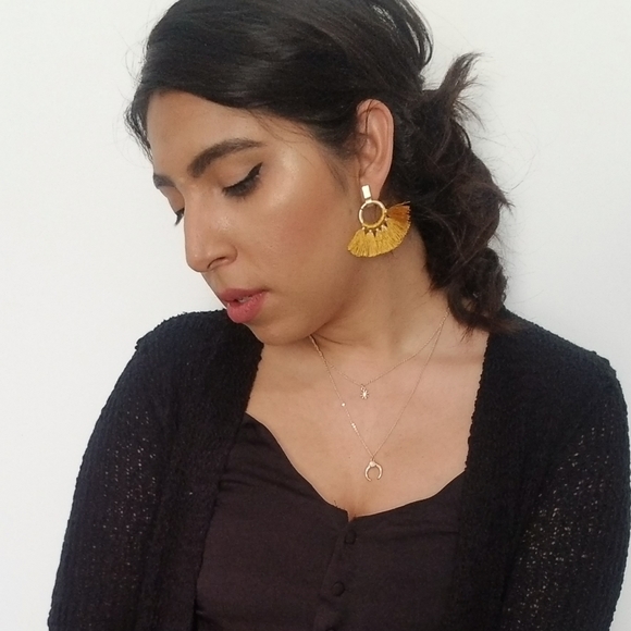 IN THE FIELDS MUSTARD GOLD EARRINGS - Picture 4 of 4